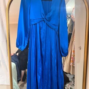 Vibrant Blue Long-Sleeve Pleated Midi Dress with Twist Front